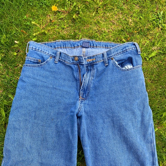 Distressed wrangler Jeans - Picture 3 of 3